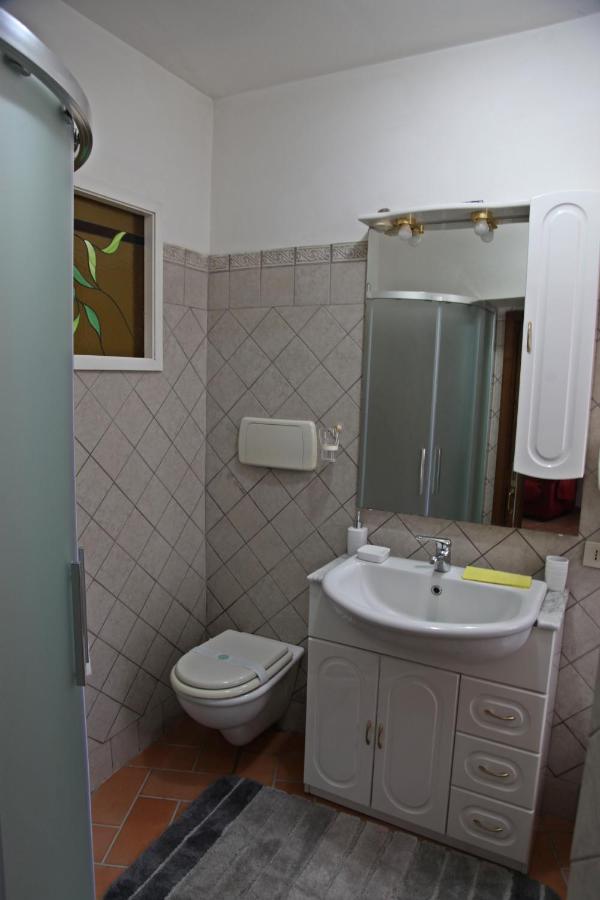 Casa Vacanze Nives トゥスカーニア エクステリア 写真