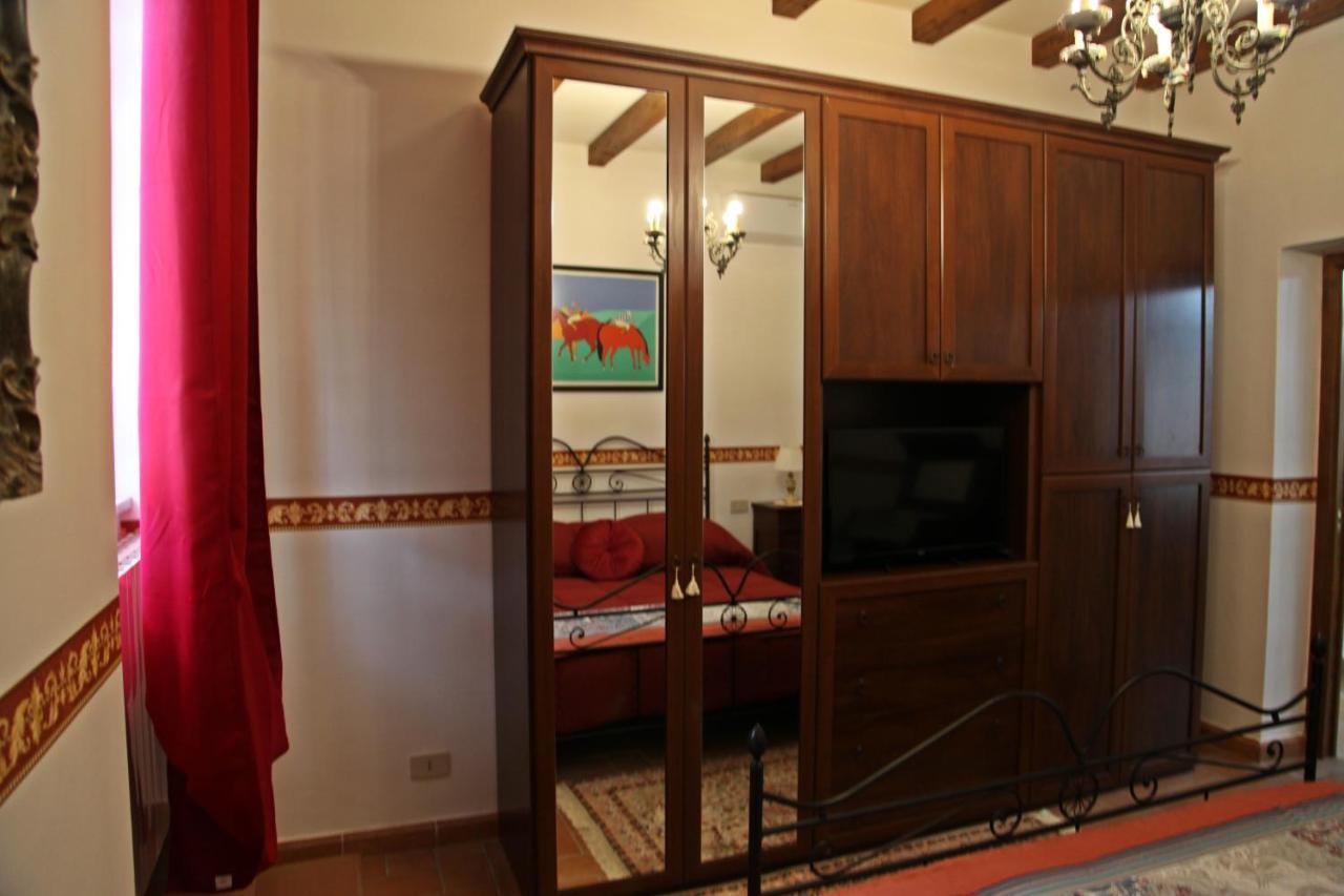 Casa Vacanze Nives トゥスカーニア エクステリア 写真